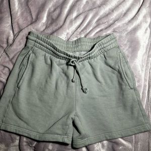 TNA boyfriend sweatshort 5”